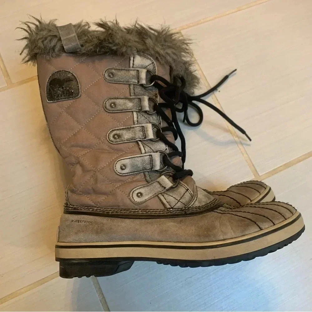 Sorel Leather Tofino Winter Quilted Factory Distressed Style Faux Fur Boots - Picture 7 of 11